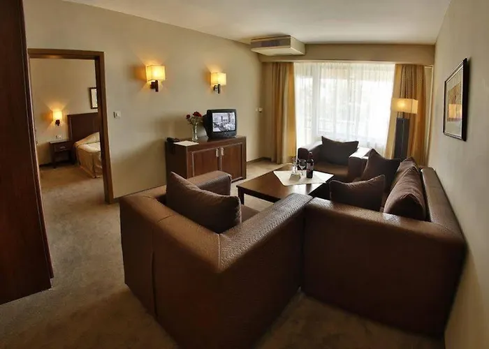 Hvd Lotos منتجع 4*