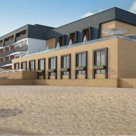 Lotos Hotel, Riviera Club